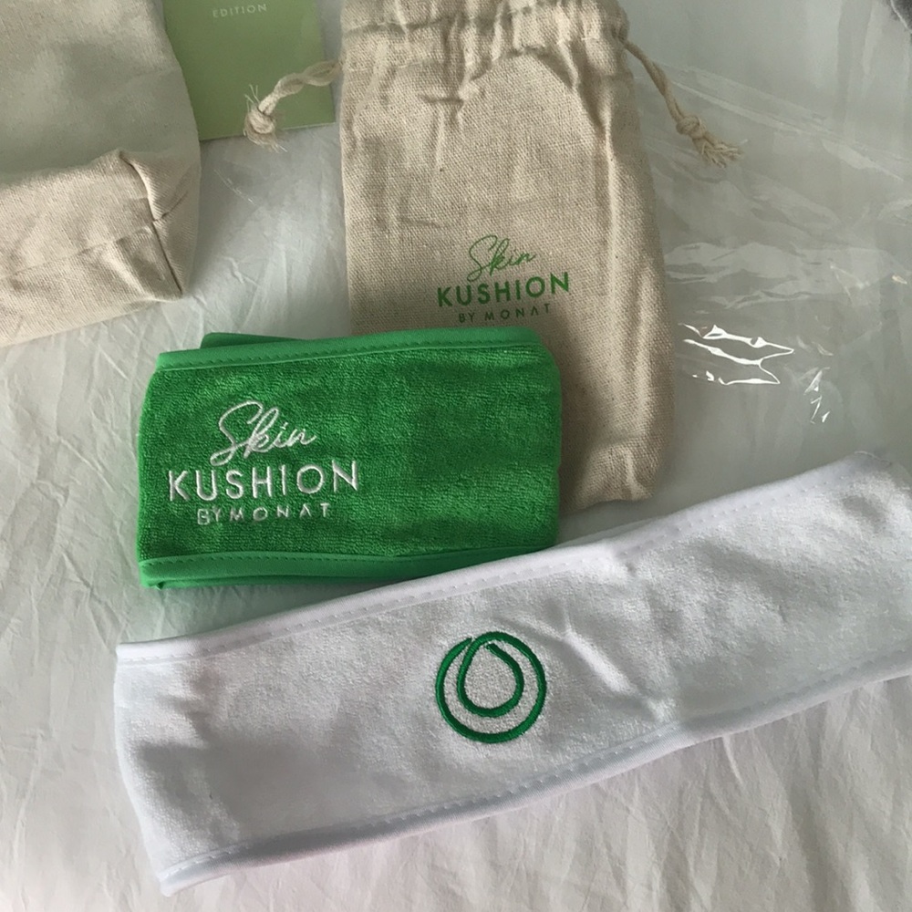 MONAT spa headband set with gift bags